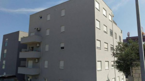 Apartments with a parking space Split - 13554  Сплит